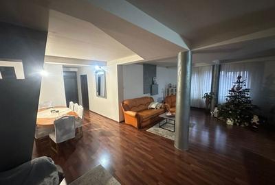 Casă cu 4 camere în Central - 1