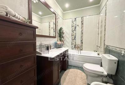 Apartament cu 3 camere semidecomandat în Central