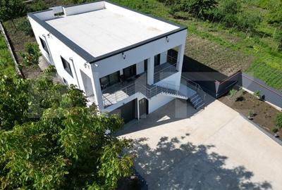 Pret redus 1 saptamana -Casa 4 camere, 200 mp, 1050 mp teren, zona Ciurbesti - 3
