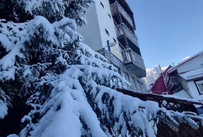 Casă cu 15 camere cu Teren 105 Mp în Central - 1