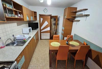 Apartament cu 3 camere decomandat în Traian - 7