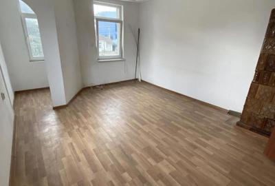 Apartament cu 2 camere decomandat în Câmpulung Moldovenesc - 1