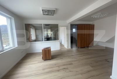 Spațiu comercial, de 300 mp, în Central - 1