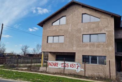 Casă cu 4 camere în Coslogeni - 3