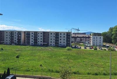 Apartament cu 2 camere decomandat, mobilat în Tractorul - 10