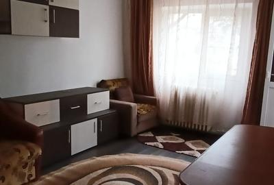 Apartament cu 3 camere decomandat, mobilat în Păcurari