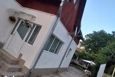 Casă cu 7 camere cu Teren 900 Mp în Măgureni - 4