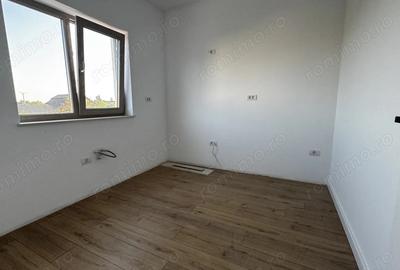 Apartament cu 3 camere semidecomandat în Remetea Mare - 1