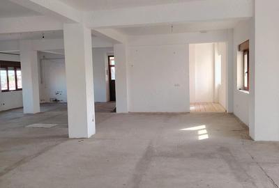 Spațiu comercial, de 180 mp, în Central - 1