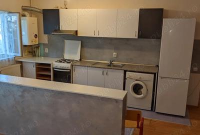 Vand ap in Flore?ti ,str Florilor ,intre case ,strada privata ,asfaltata ,suprafa?a totala 61 mp. - 4