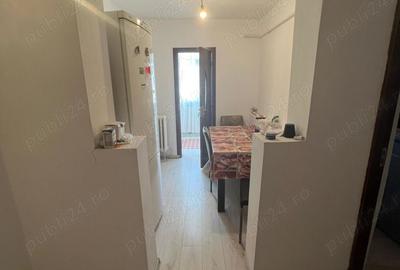 Vand apartament 2 camere decomandat zona City Mall Targu jiu Vand apartament 2 camere decomandat zona City Mall Targu jiu - 2