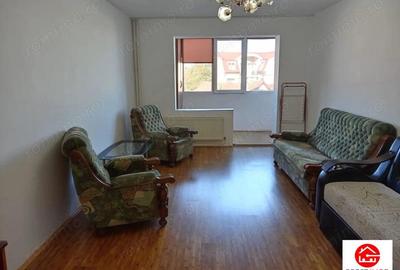 De inchiriat apartament cu 3 camere etaj 1 in 7 noiembrie - 2