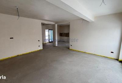 Casă cu 8 camere cu Canalizare în Iris