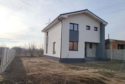 Vand 2 case , invecinate , semifinisate , la intrare in Valea Popii - 3