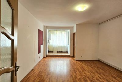 Garsoniera Libera Etaj 1 - 500 M Lacul Noua - 1