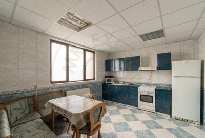 Casă cu 6 camere cu Piscina în Bradu - 3