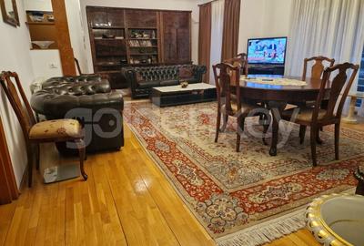 Apartament cu 2 camere decomandat, mobilat în P-ța Romană