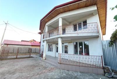 Casă cu Teren 1400 Mp în Mărăcineni - 1