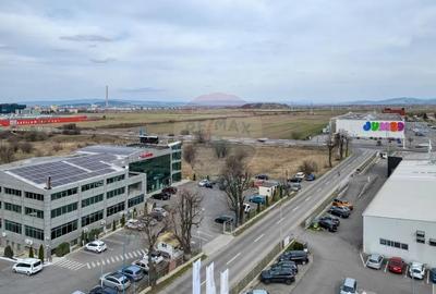 Spațiu comercial, de 1,000 mp, în Calea București - 18
