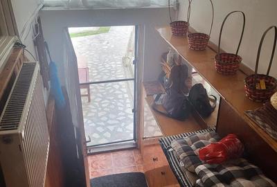 Apartament cu 2 camere nedecomandat în Pucioasa