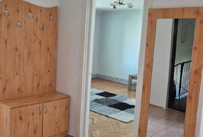 Inchiriez apartament - 2