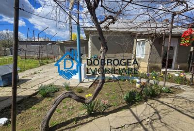 Casă individuală cu 3 camere cu Canalizare în Central - 2