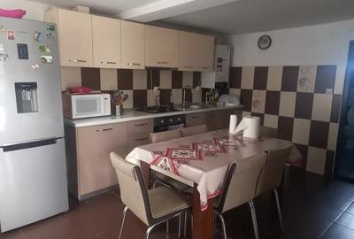 Casă cu 5 camere cu Teren 320 Mp în Loloiasca - 1