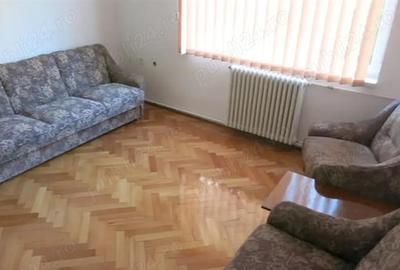 3 cam etaj 2 central Piata 700
