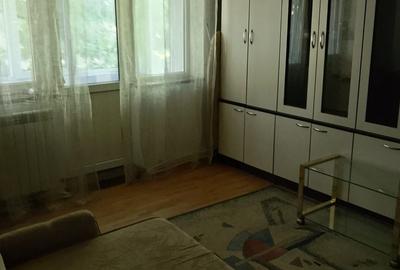 Apartament cu 3 camere semidecomandat în Central - 1