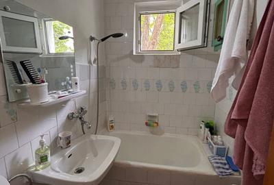 Apartament cu 3 camere semidecomandat, mobilat în Viziru 1 - 1