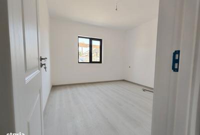 Casă cu 3 camere cu Teren 200 Mp în Central