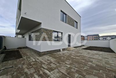 Casa tip duplex de vanzare cu acces auto curte terasa Selimbar - 1
