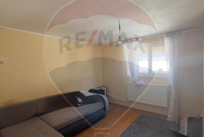 Casă cu 5 camere cu Teren 504 Mp în Romanești - 4