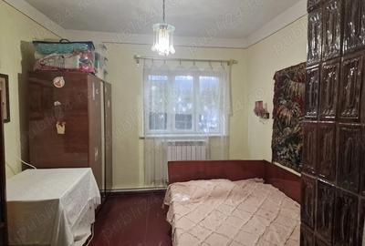 Casa de vanzare cu teren generos 910 mp Tulcea, zona Big 23 August - 10