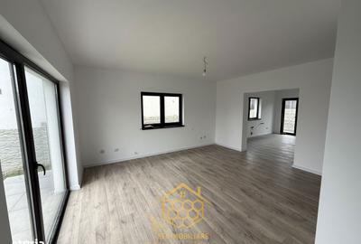 Casă cu 4 camere cu Teren 300 Mp în Șimnicu de Jos - 4