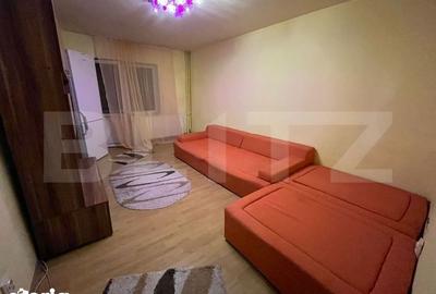 Apartament cu 3 camere semidecomandat în Micro 6 - 1