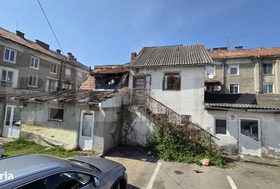 Spațiu comercial, de 250 mp, în Central - 4