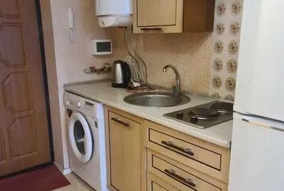 Garsonieră decomandată în Titan - 4