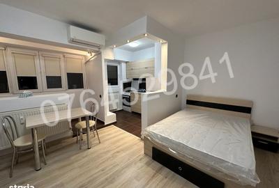 Garsonieră decomandată în Tei