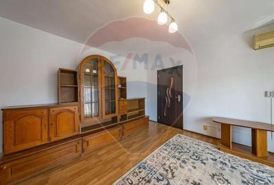 Apartament cu 2 camere semidecomandat în Micălaca