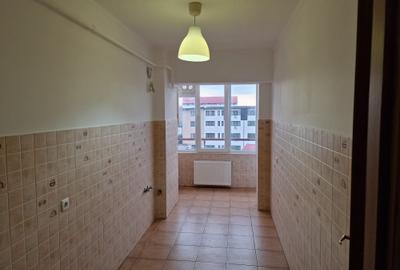 De Vanzare Apartament 2 Camere decomandat etaj 5/7, 72 mp,Pret 113000 euro - 2