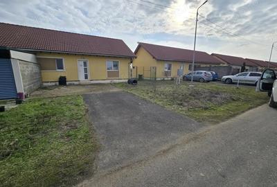 Casă cu Teren 250 Mp în Moșnița Nouă