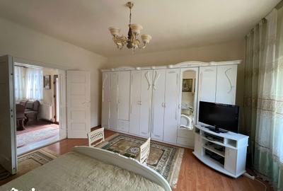 Casă cu 5 camere cu Canalizare în Central - 11