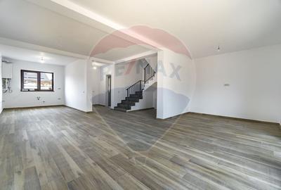 Casă cu 8 camere cu Teren 500 Mp în Tărlungeni - 5