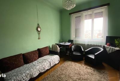 Garsonieră decomandată în Central - 2