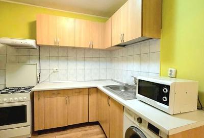 Apartament cu 4 camere semidecomandat, mobilat în Circumvalațiunii - 9