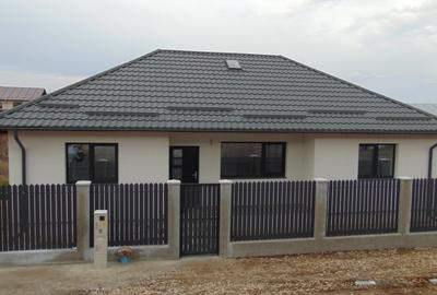 FARA COMISIOANE casa cu 4 camere 2 bai PARTER cu placa pod terasa merita vazuta - 3