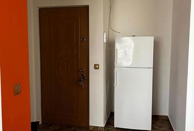 Apartament cu 2 camere semidecomandat în Calea București