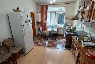 Casă cu 4 camere în Nicolae Bălcescu - 13