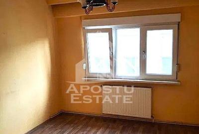 Apartament cu 3 camere decomandat în Spitalul Județean - 4